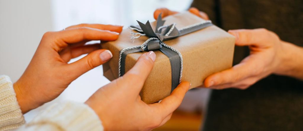 10 Great Sobriety Gift Ideas for the Holidays
